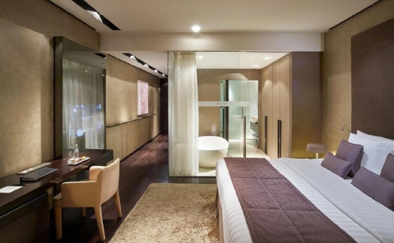 The Canvas Dubai - Mgallery Hotel Collection Exterior foto A room at the Mandarin Oriental, Barcelona